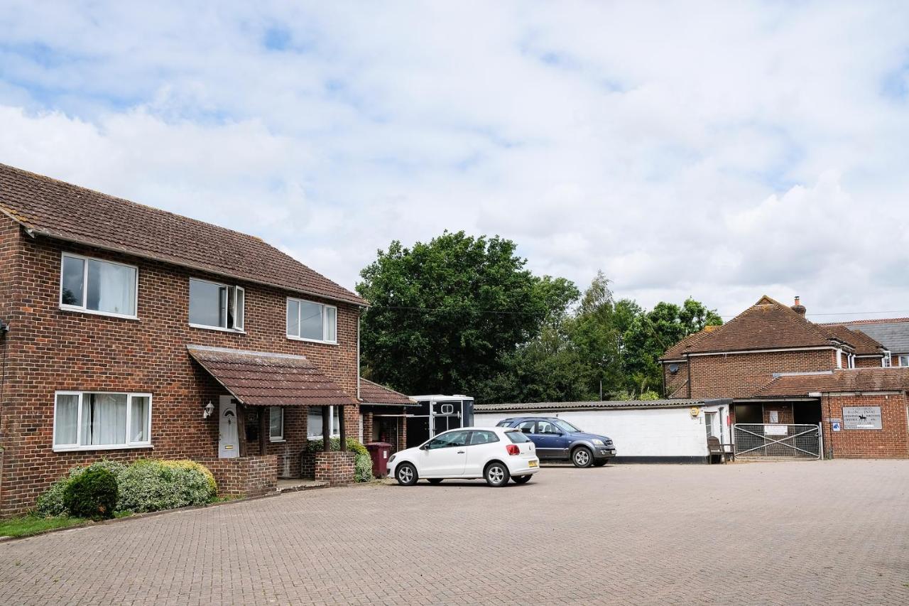 Bed and Breakfast Willowbrook Riding Centre à Chichester Extérieur photo