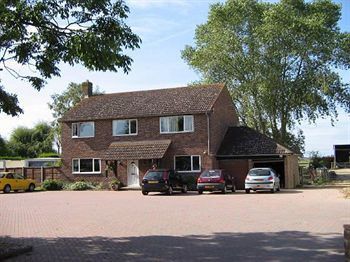 Willowbrook Riding Centre Chichester Extérieur photo